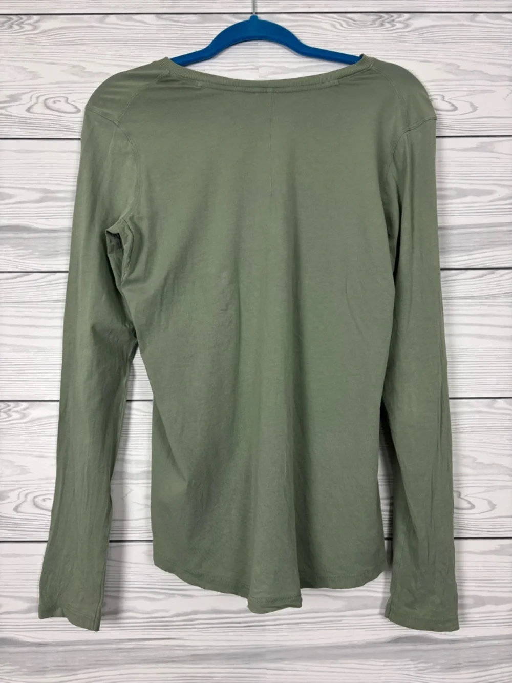 Lululemon Long Sleeve Crewneck green shirt size 8/10 (M/L)?